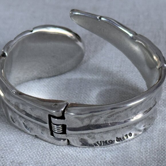 Uno De 50 Silver Hinged Cuff Statement Bracelet Bangle - Picture 4 of 5